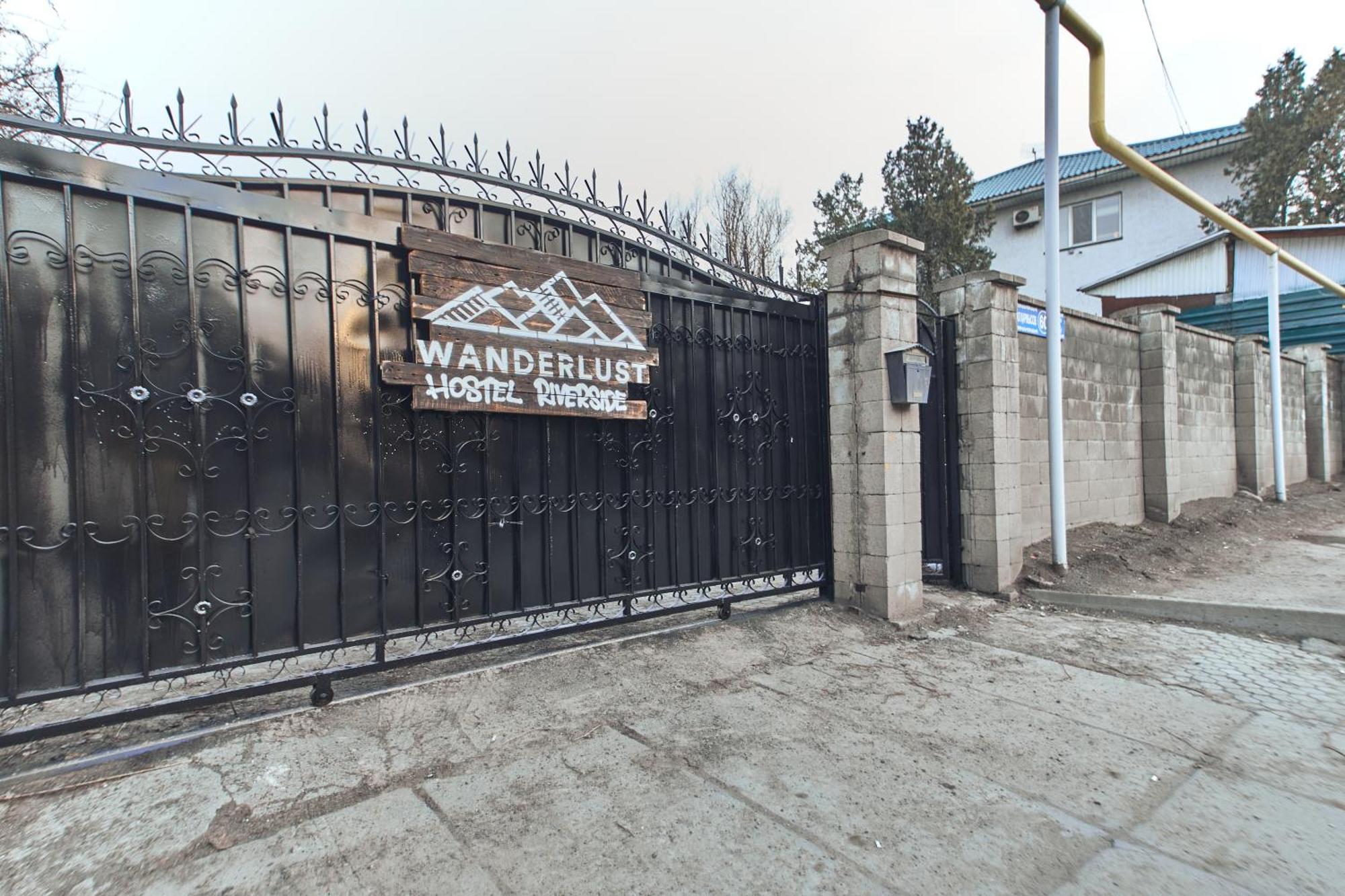 Wanderlust Hostel Riverside Almaty Exterior photo